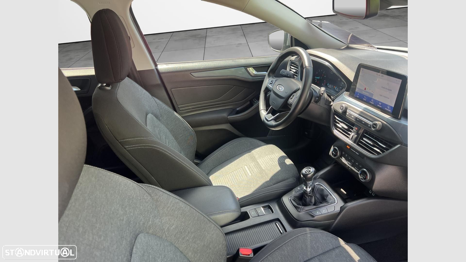 Ford Focus 1.0 EcoBoost Active X - 8
