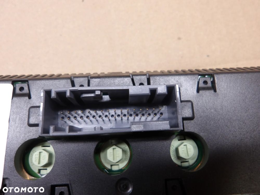 OPEL CORSA D 3D 06-10 WYŚWIETLACZ 13284430 - 3