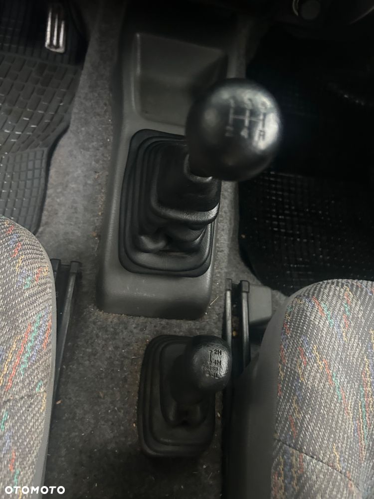 Suzuki Jimny 1.3 JLX - 9