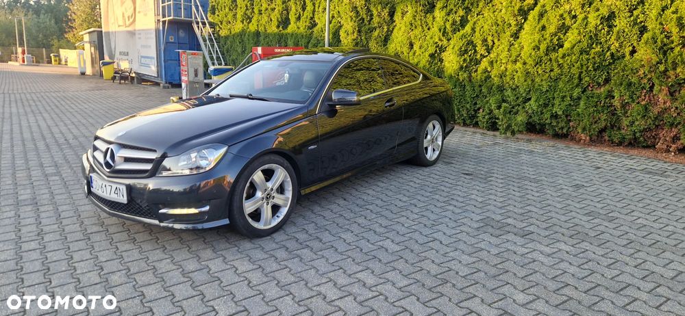 Mercedes-Benz C-Class 2011 photo 3