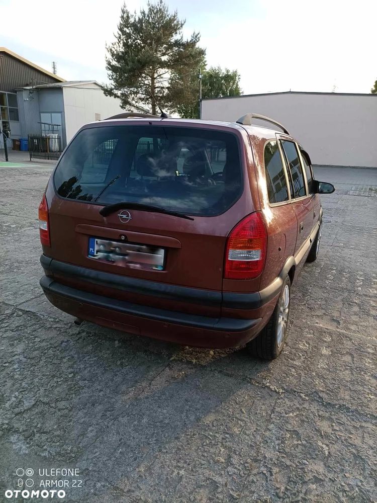 Opel Zafira 2.2 Executive - 2
