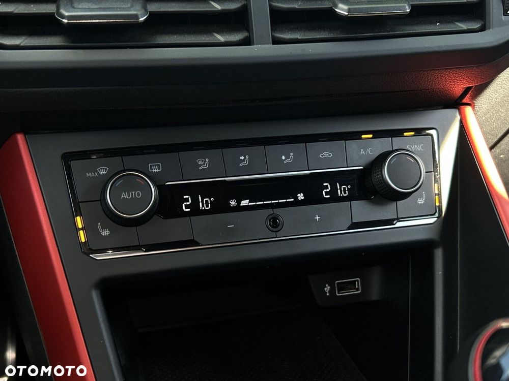 Volkswagen Polo 2.0 TSI GTI - 25