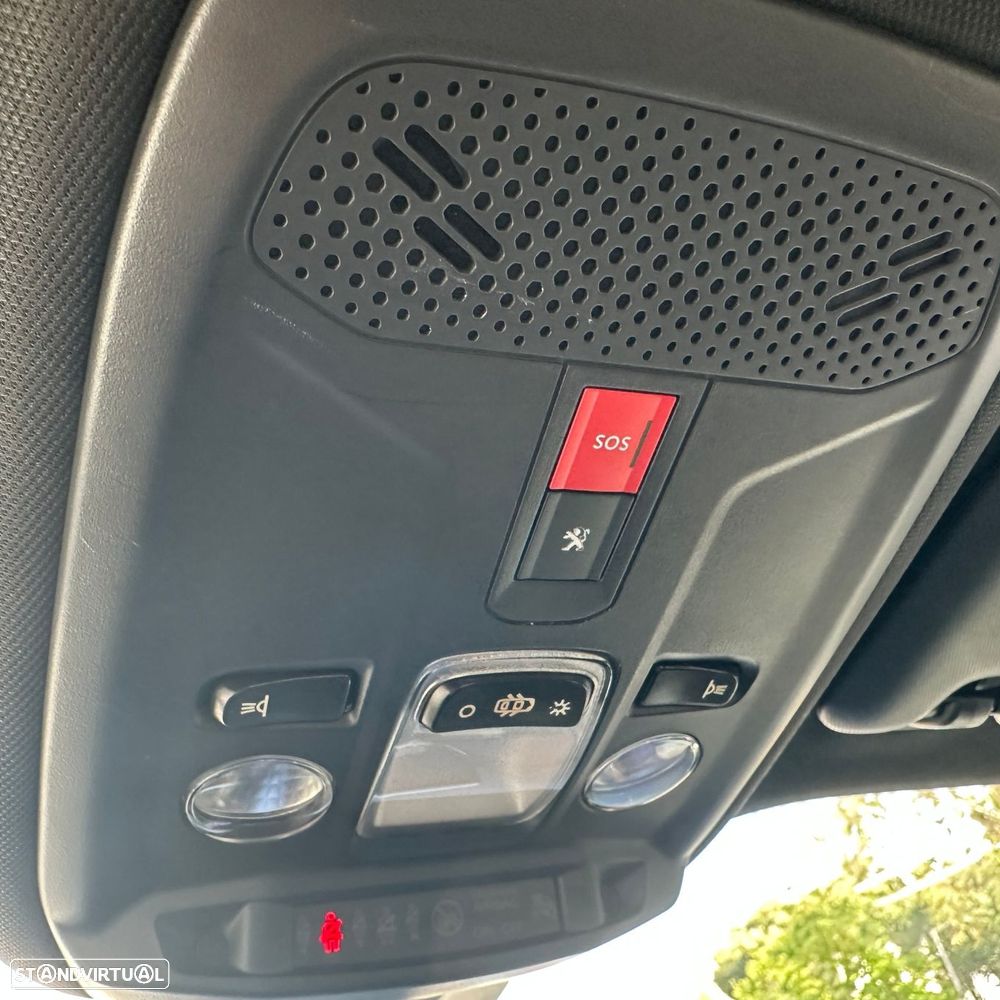 Peugeot e-2008 50 kWh Active Pack - 23