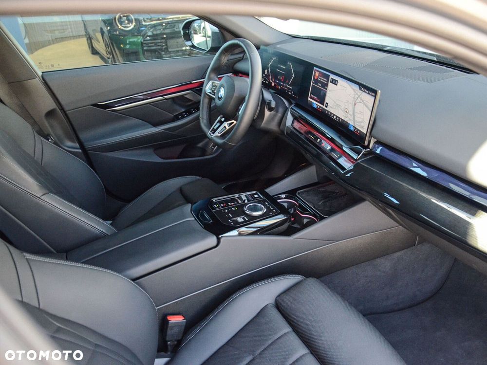 BMW Seria 5 - 32