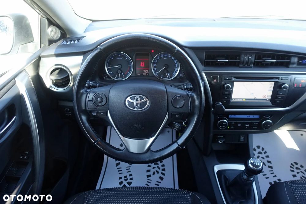 Toyota Auris 1.4 D-4D - 14