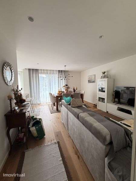 Apartamento T2+1 com 1 box e 1 lugar de garagem - Grande imagem: 4/8