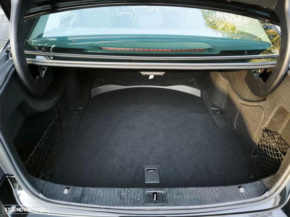 Mercedes-Benz E 250 CDI Avantgarde BlueEfficiency Auto. - 38