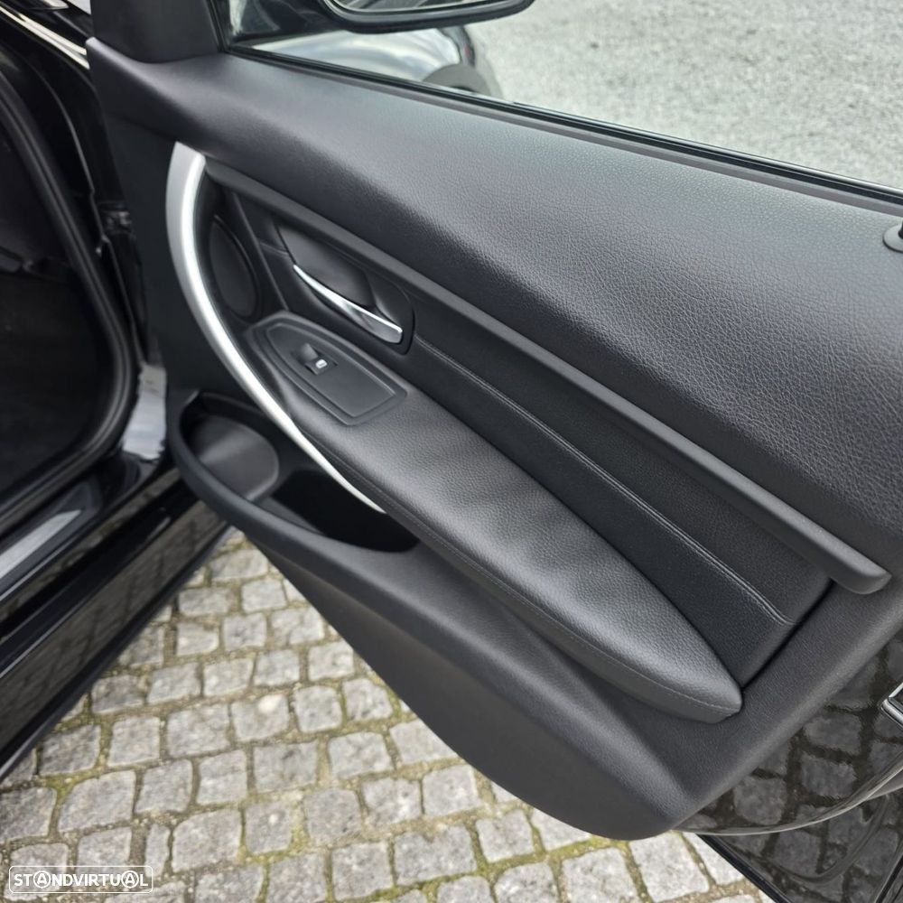 BMW 320 d xDrive Pack M Auto - 34