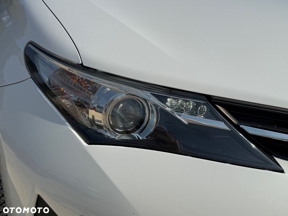 Toyota Auris 1.6 Premium - 22