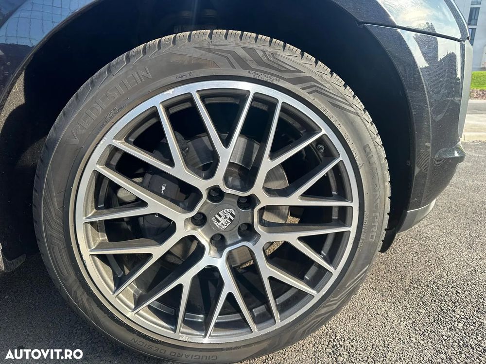 Porsche Macan Standard - 2