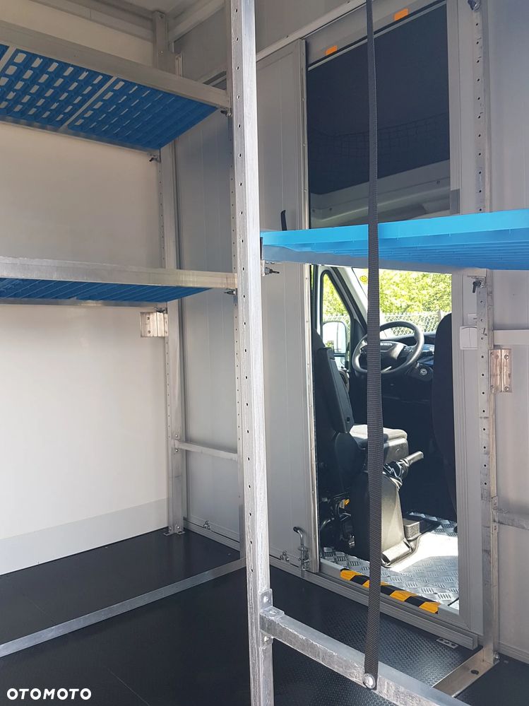 Iveco DAILY KONTENER NISKOPODŁOGOWY 4,44x2,23x2,42 SKLEP FOODTRUCK BAR KLIMA KONIOWÓZ KAMPER 35S14 KRAJOWY - 35