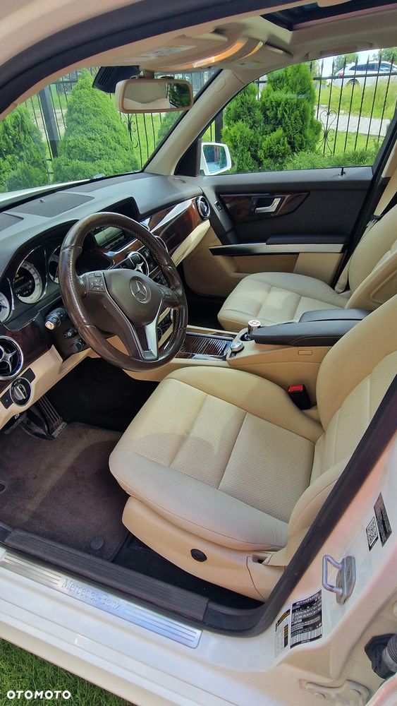 Mercedes-Benz GLK 350 4-Matic - 12