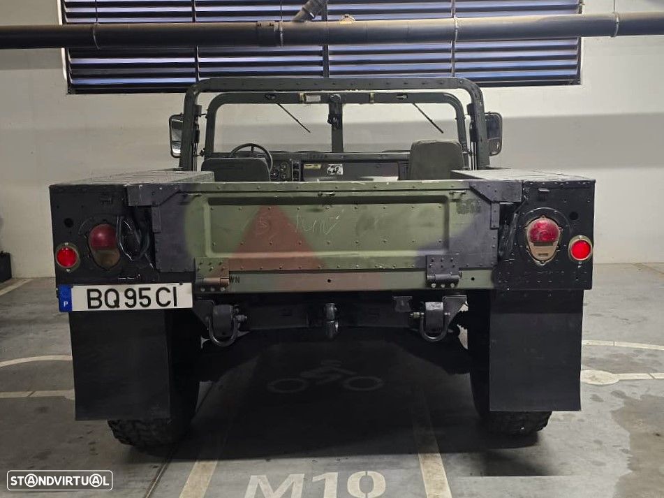 Hummer H1 Humvee - 7