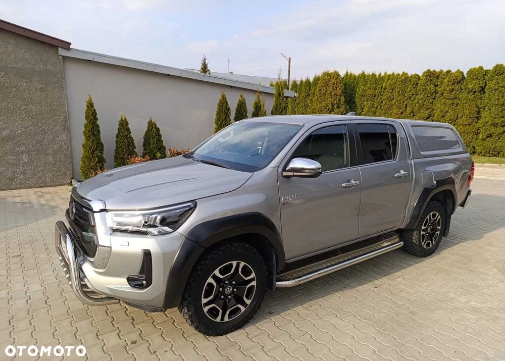 Toyota Hilux - 1
