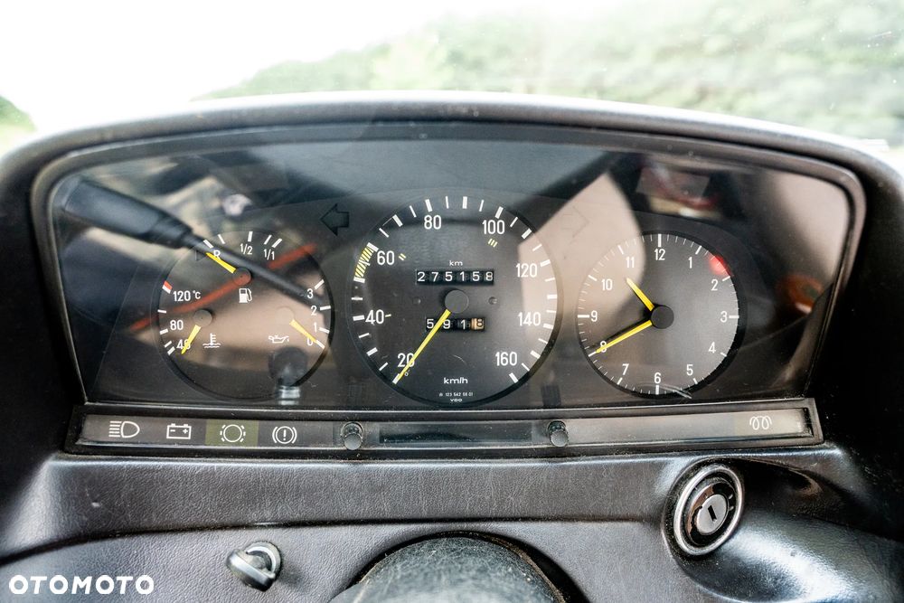 Mercedes-Benz W123 - 8