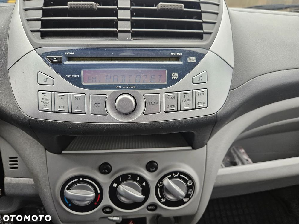 Nissan Pixo 1.0 more - 11