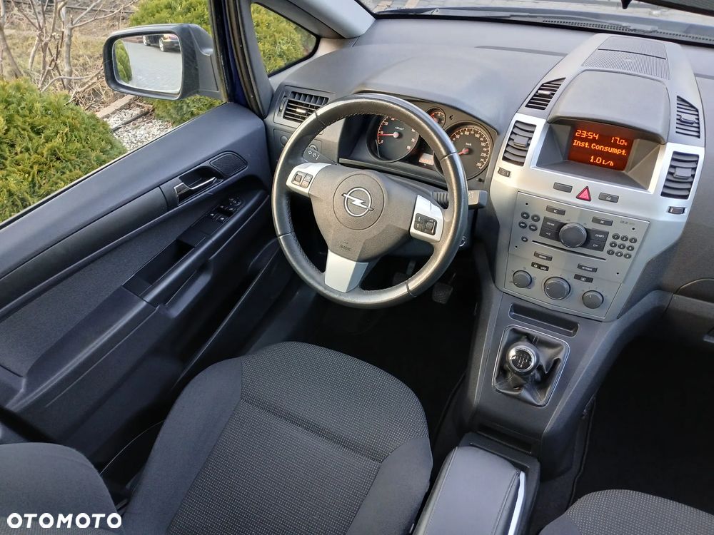 Opel Zafira - 22
