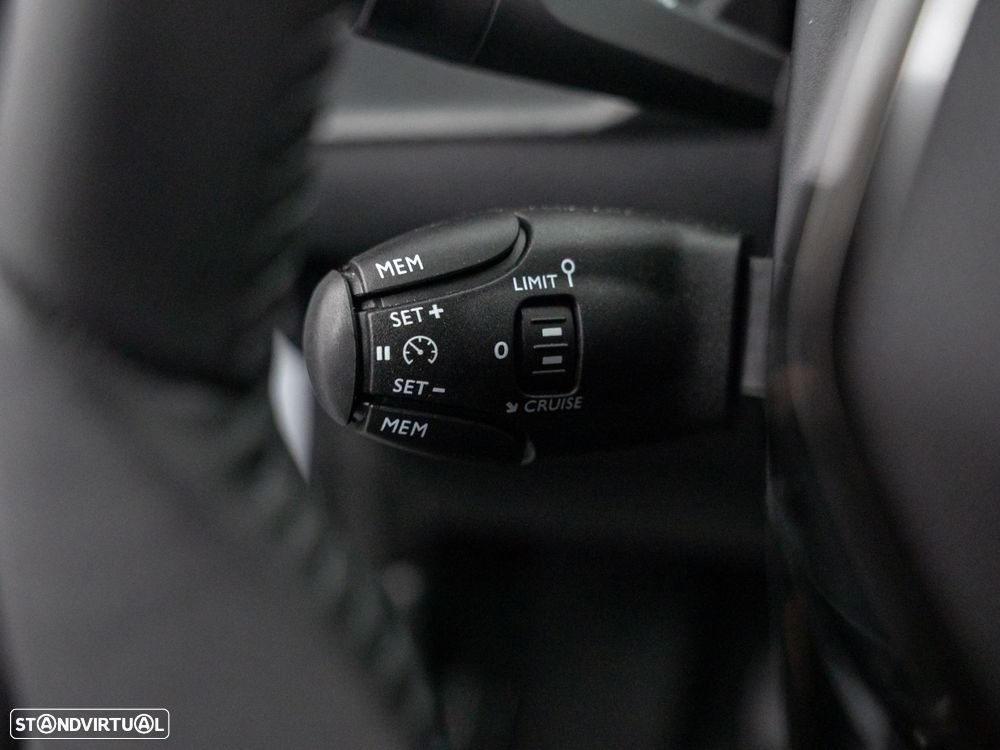 Peugeot 208 1.2 PureTech Active - 17