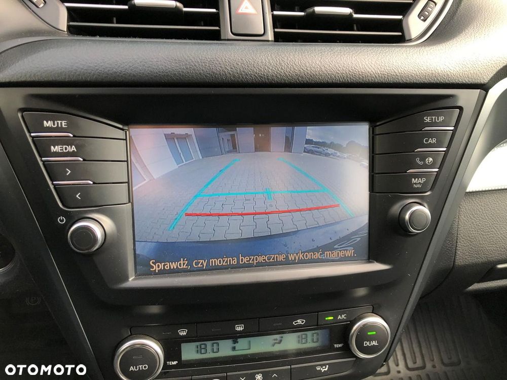 Toyota Avensis - 21
