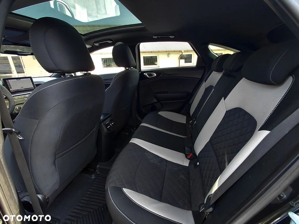 Kia ProCeed 1.6 CRDi GT Line DCT - 24