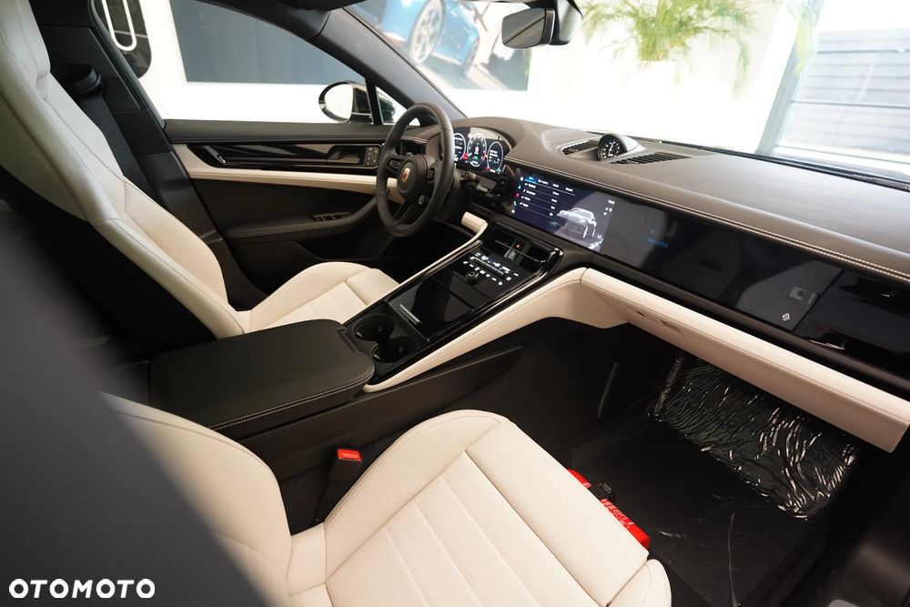Porsche Panamera - 13