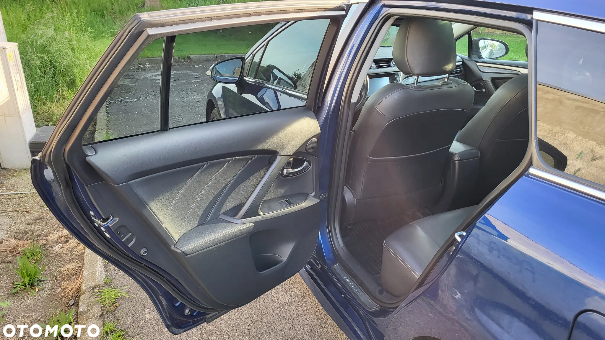Toyota Avensis 2.0 D-4D Premium - 29