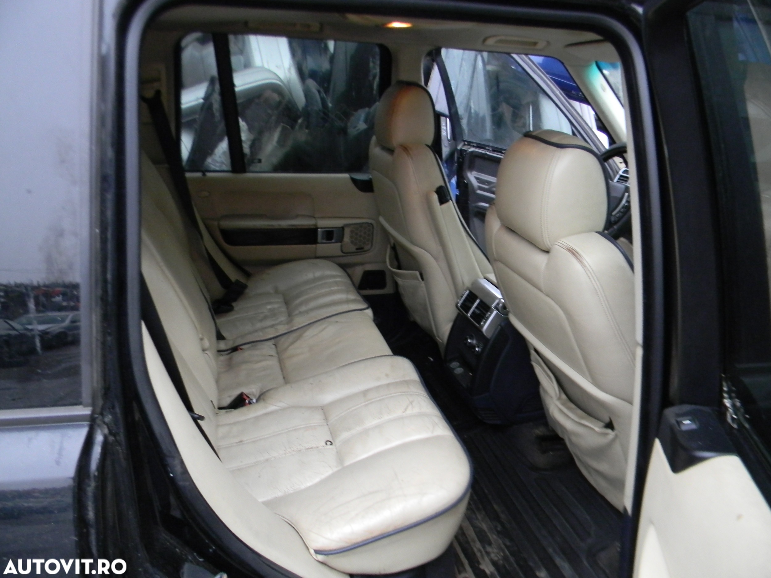 Dezmembrari  Land Rover RANGE ROVER Mk 3 L322 (LM)  2002  > 2012 3.6 - 33
