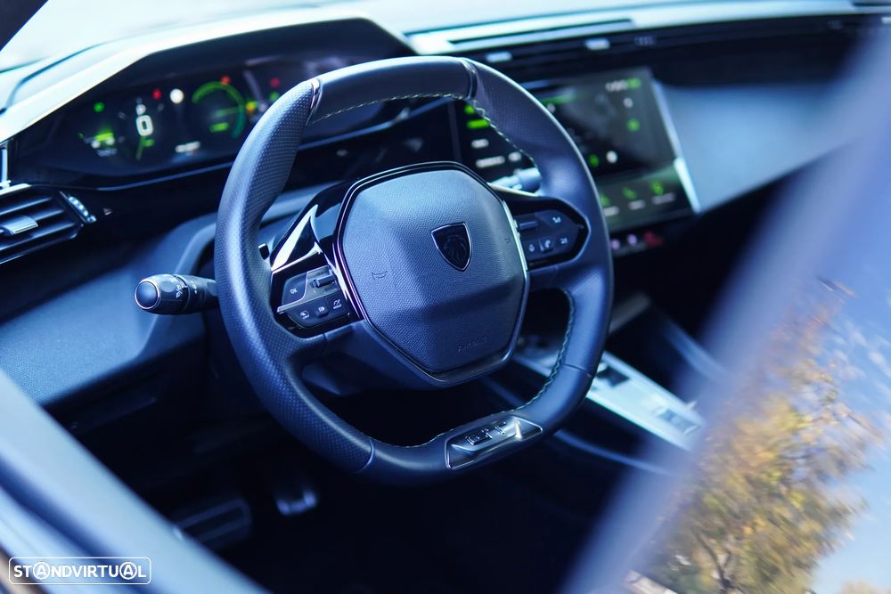 Peugeot 408 HYBRID 136 e-DSC6 GT - 28