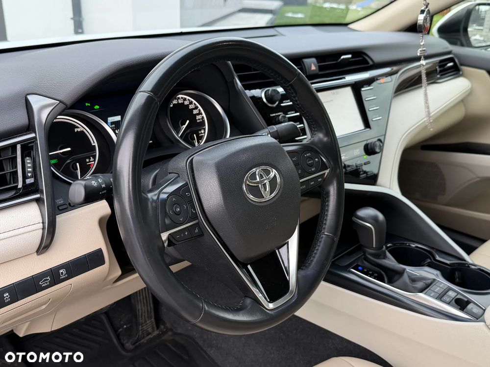Toyota Camry 2.5 Hybrid Prestige CVT - 21