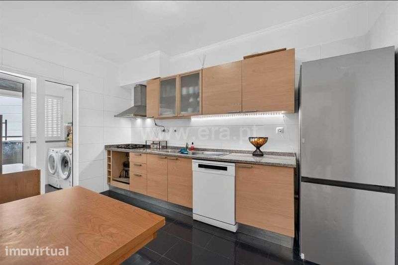 T3 Garajau 112m² | 2 Garagens | 2 Arrecadações | Varanda - Grande imagem: 3/10