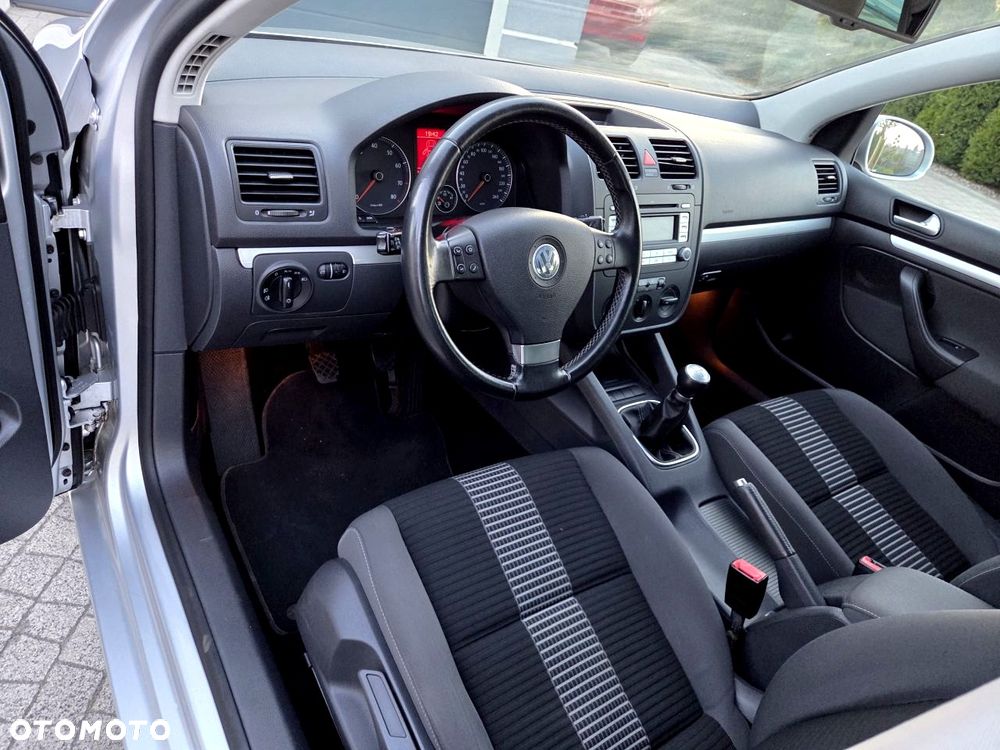 Volkswagen Golf - 15