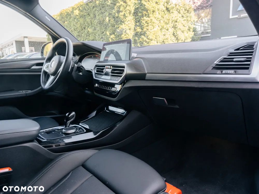 BMW X3 20 xDrive - 8