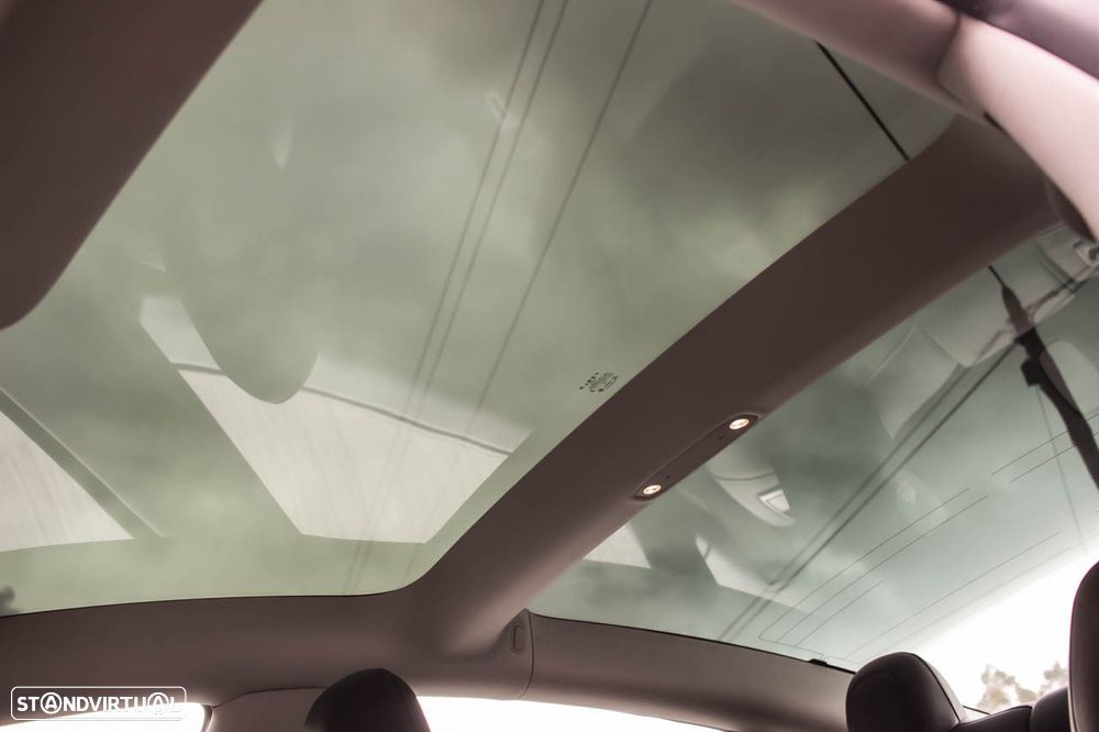 Tesla Model 3 Long Range Tração Traseira - 16