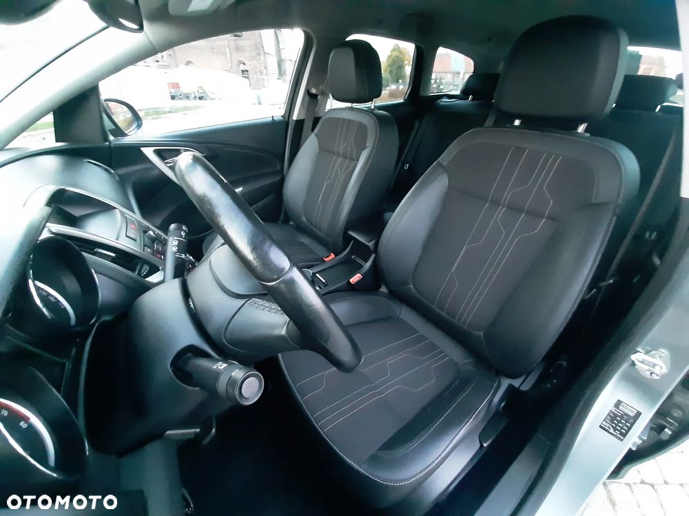 Opel Astra 1.4 Turbo 150 Jahre - 16