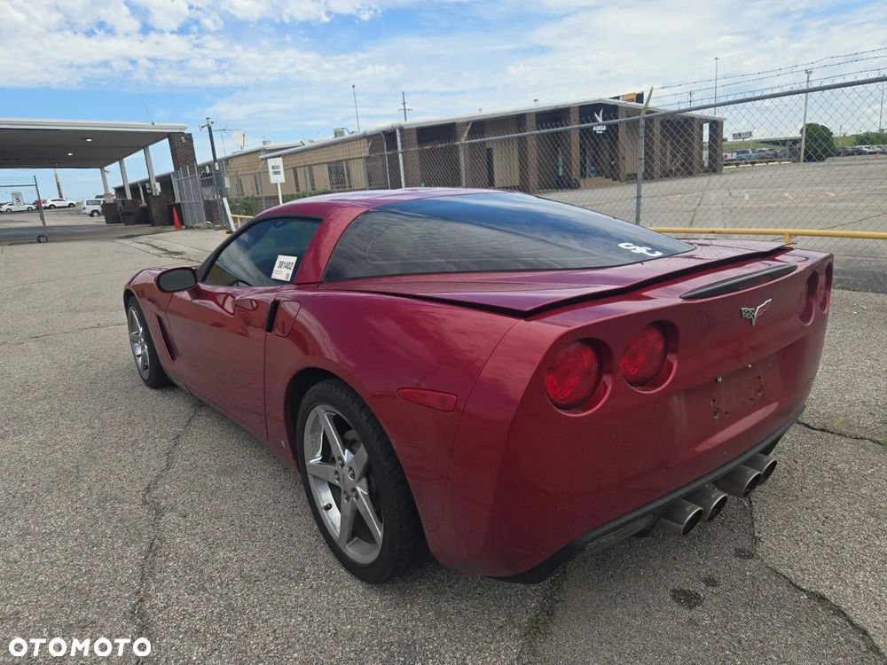 Chevrolet Corvette - 5