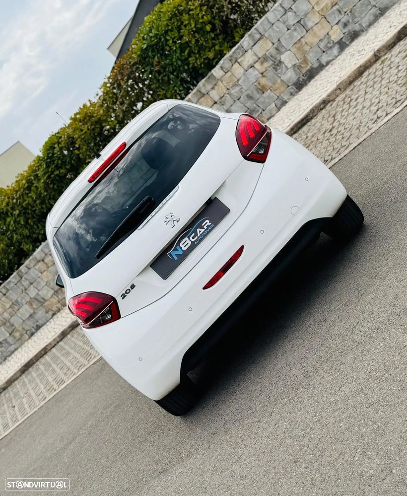 Peugeot 208 1.6 BlueHDi Style - 11
