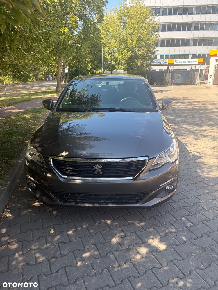 Peugeot 301 1.2 Pure Tech Active - 2