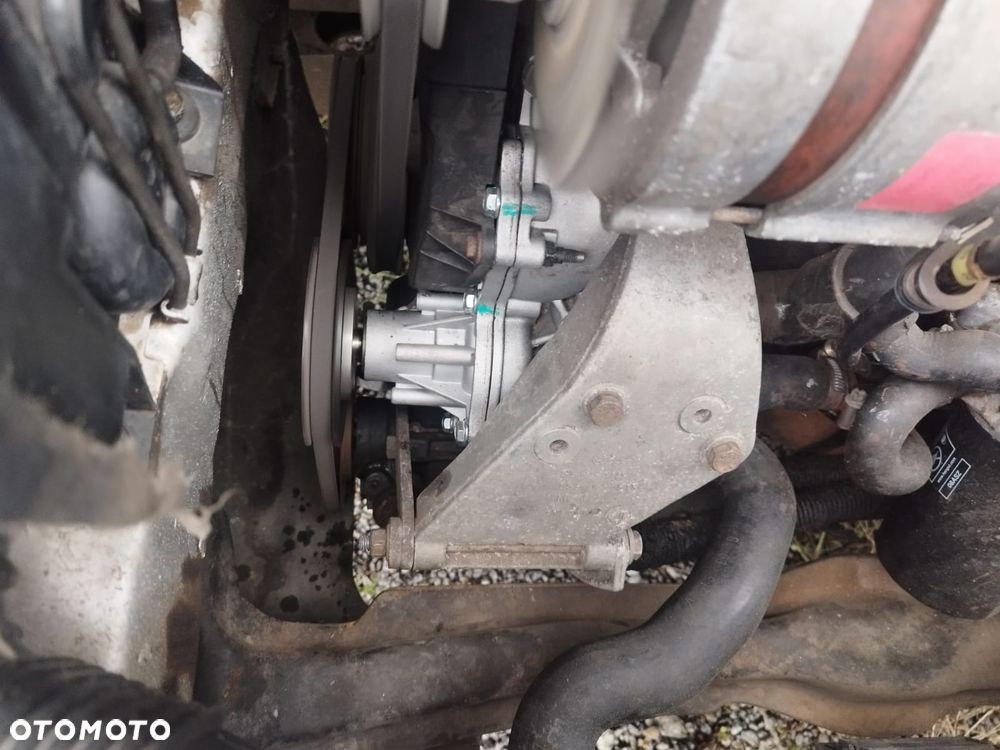 Volkswagen Passat 2.0 GL - 24