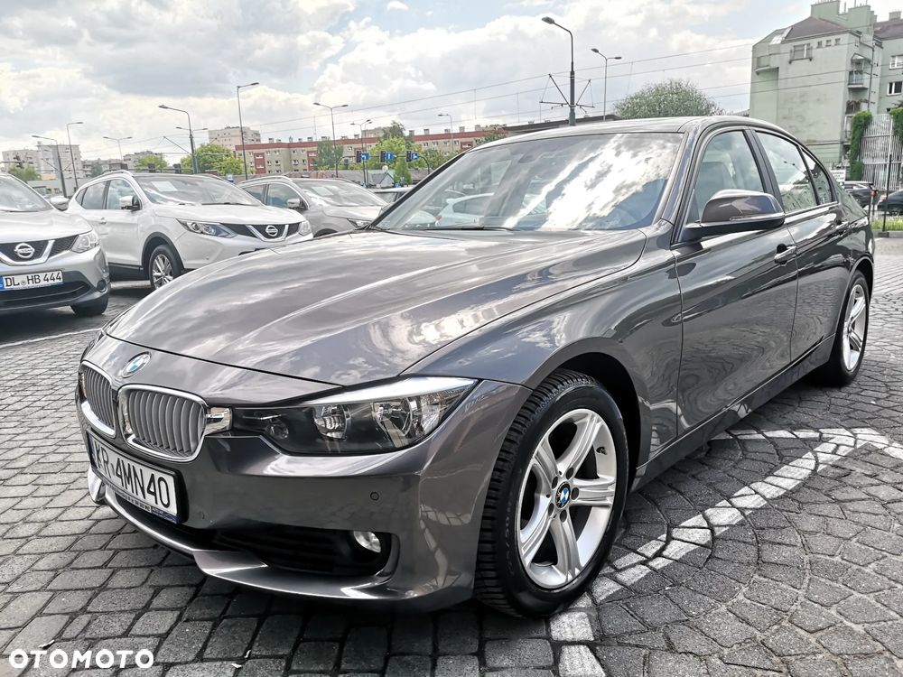 BMW Seria 3 320i Luxury Line - 1