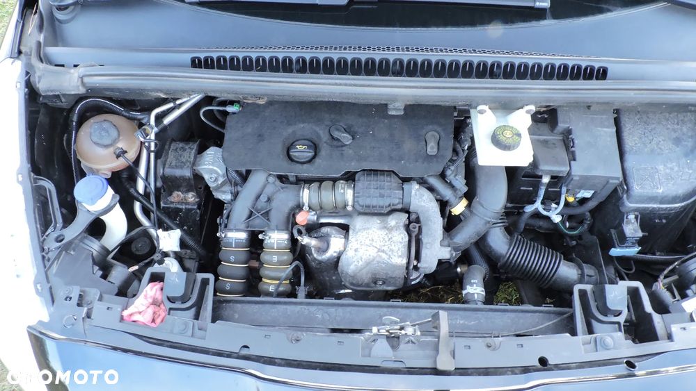 Peugeot 5008 ver-1-6-hdi-family - 31