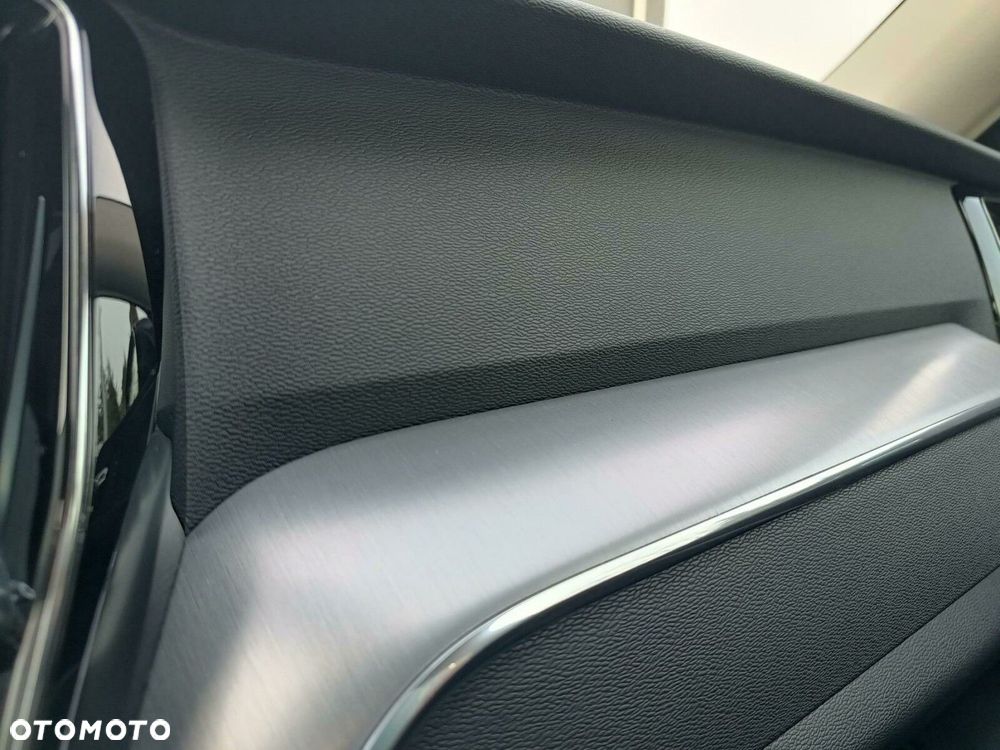 Volvo XC 60 T4 Momentum Pro - 16