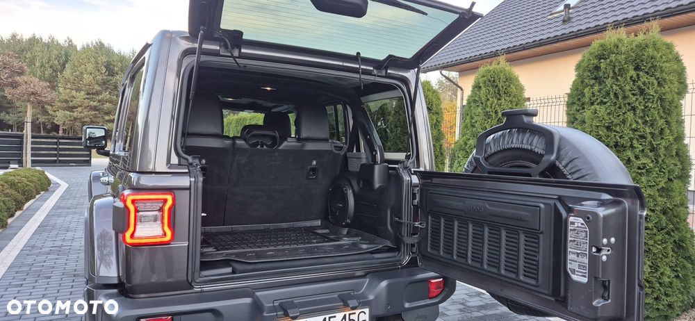 Jeep Wrangler Unlimited 2.2 CRD Sahara - 21