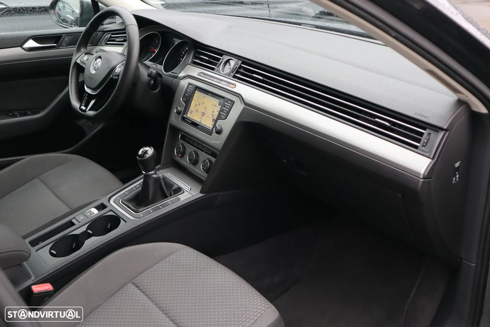 VW Passat 1.6 TDI (BlueMotion ) Comfortline - 11