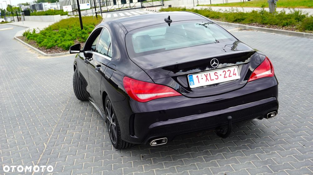 Mercedes-Benz CLA 180 AMG Line - 2