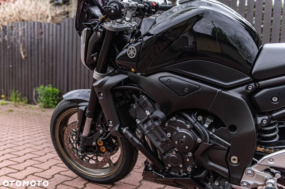 Yamaha FZ - 22