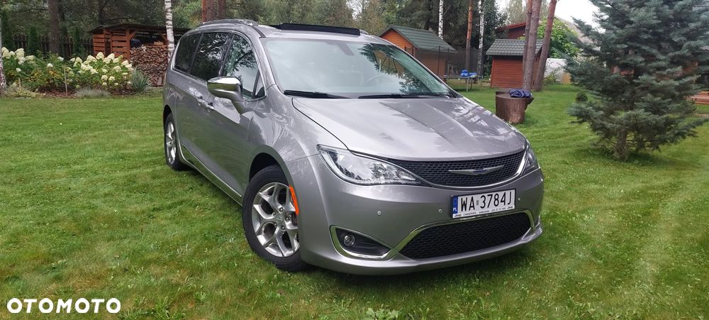 Chrysler Pacifica - 1