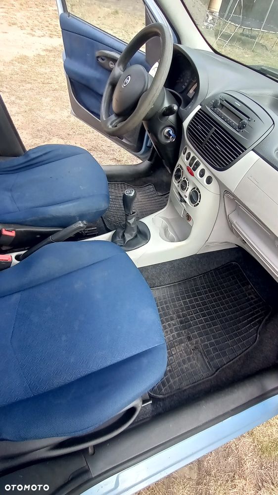 Fiat Punto 1.3 Multijet - 10