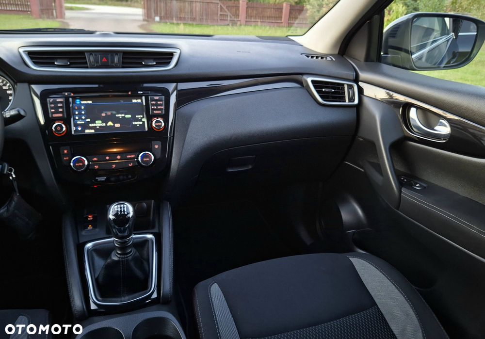 Nissan Qashqai 1.6 DIG-T N-Connecta - 33