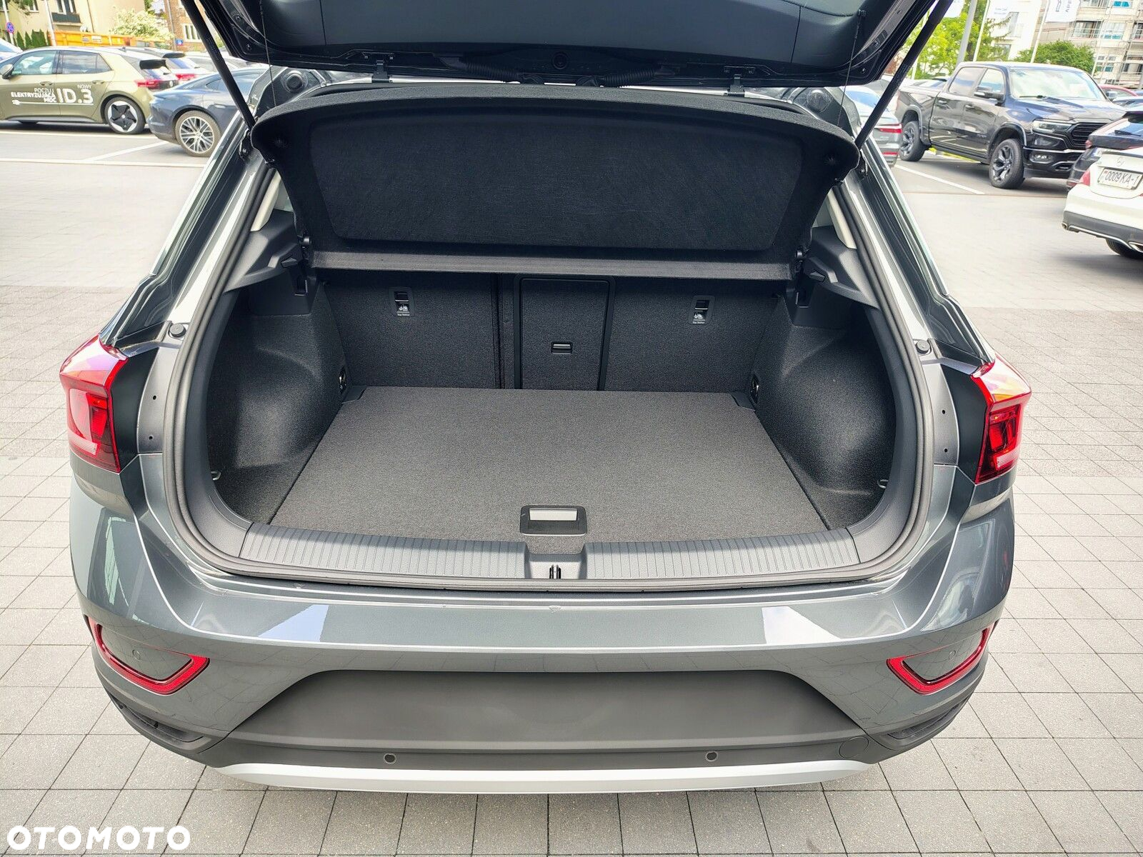 Volkswagen T-Roc - 8