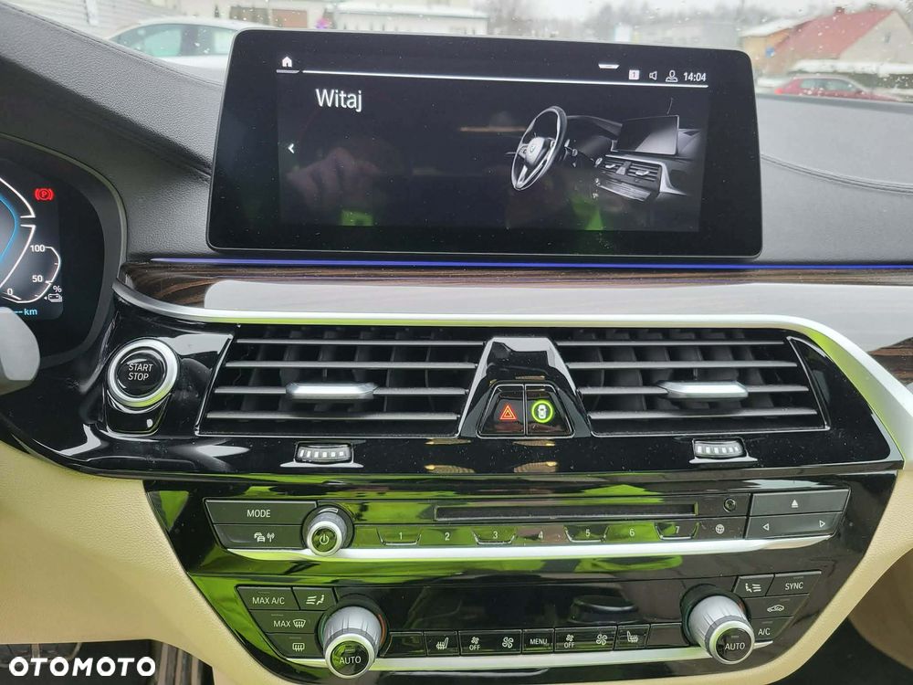 BMW Seria 5 530e iPerformance xDrive - 19